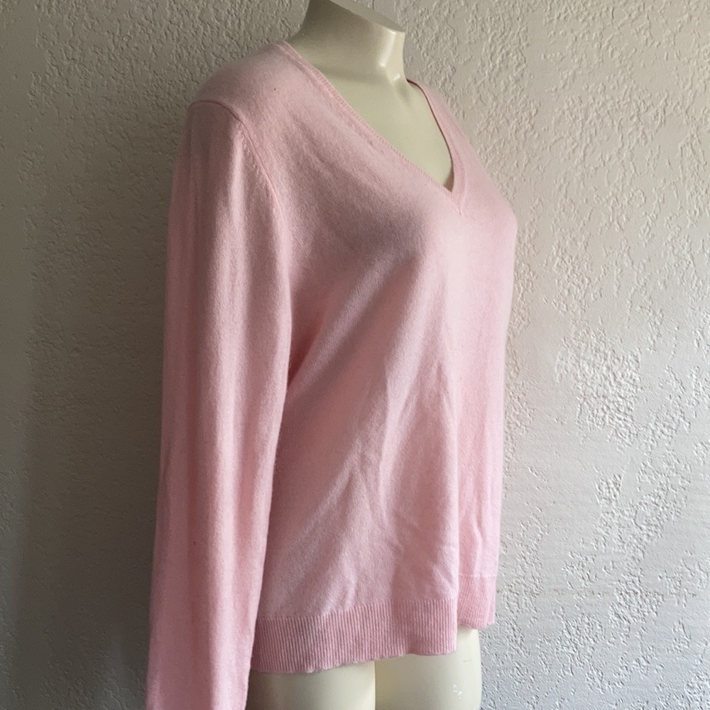 LORD & TAYLOR XL  100% cashmere Barbie light pink v neck sweater - Picture 5 of 9